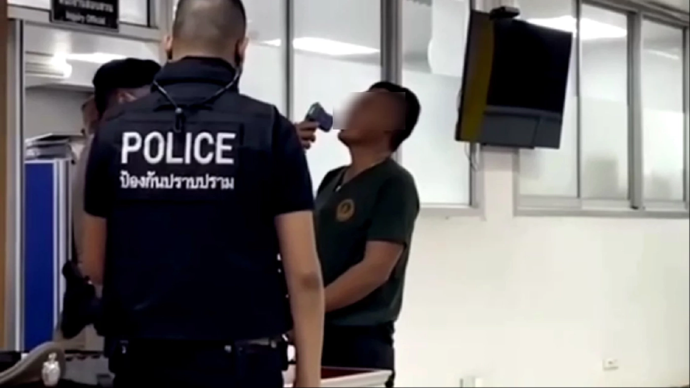 เปิดคลิป พลเมืองดีไล่ล่าชายแต่งทหารครึ่งท่อน ชนแล้วหนี คาดเมาแล้วขับ