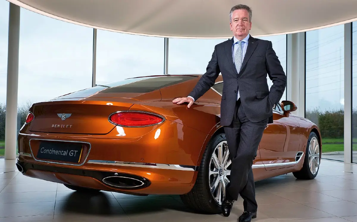  “Adrian Hallmark” ประธานกรรมการและประธานเจ้าหน้าที่บริหาร เบนท์ลีย์ มอเตอร์ส