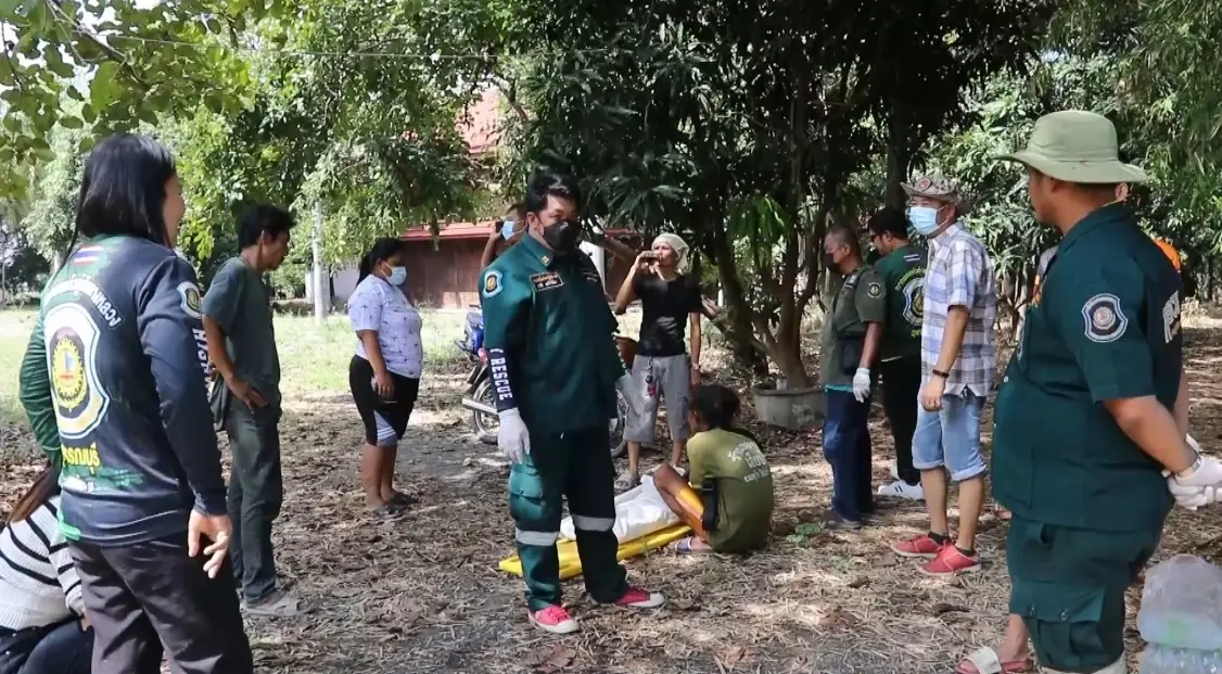 พบแล้ว ร่าง 2 แม่ลูกพายเรือไปซื้อของแล้วเรือล่มในคลอง จมหาย 24 ชั่วโมง