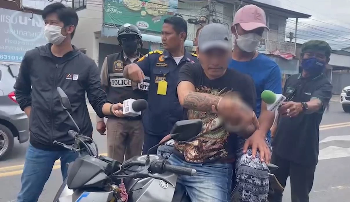 แม่มือยิงทหารเกณฑ์ ร่ำไห้กราบขอโทษแม่คนตาย เผย อยู่ที่บ้านลูกเป็นคนดี