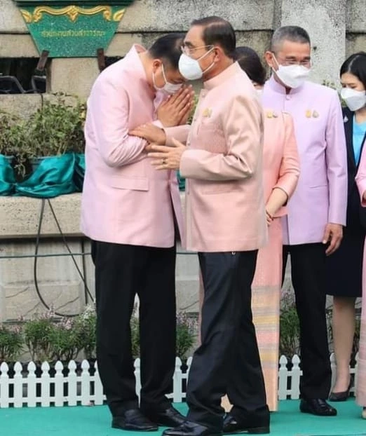 “สุชาติ” โพสต์ นักเลงเมืองชล จะไม่ทิ้ง “ลุงตู่” ไปคนเดียว