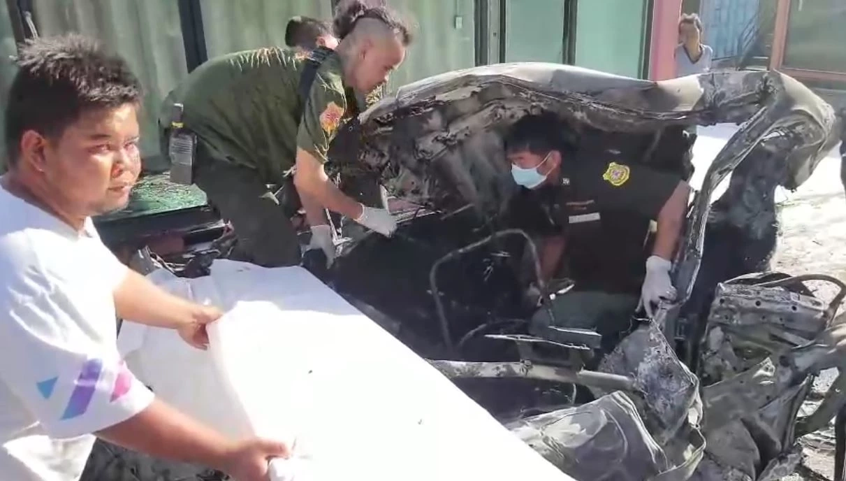 รถพ่วง 22 ล้อ ลงเขาเนินทับกวาง เบรกไม่อยู่ชนดะ 6 คัน ไฟลุกท่วม ดับ 1