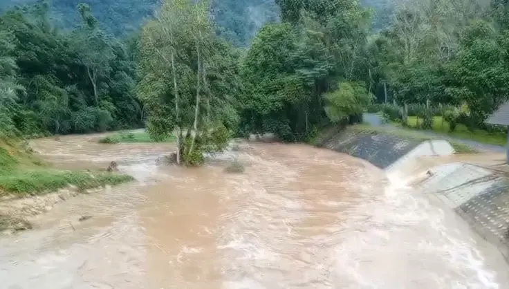 พัทลุงฝนตกหนัก น้ำป่าเทือกเขาบรรทัดทะลัก ปภ.สั่งพื้นที่ลุ่มต่ำเฝ้าระวัง
