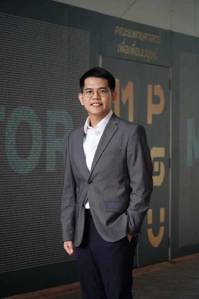 รศ.ดร.นพ.พลเทพ วิจิตรคุณากร  รองผู้อำนวยการศูนย์วิจัยปัญหาสุรา 