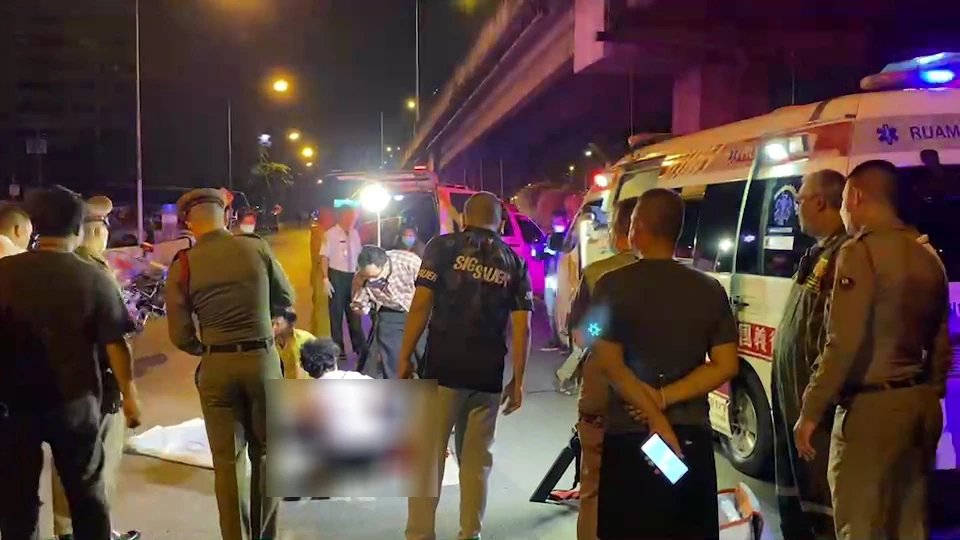 “ส.ต.อ.” ขี่บิ๊กไบค์เสียหลักชนแบริเออร์ดับ เพื่อนสาวสาหัส เร่งตรวจวงจรปิด