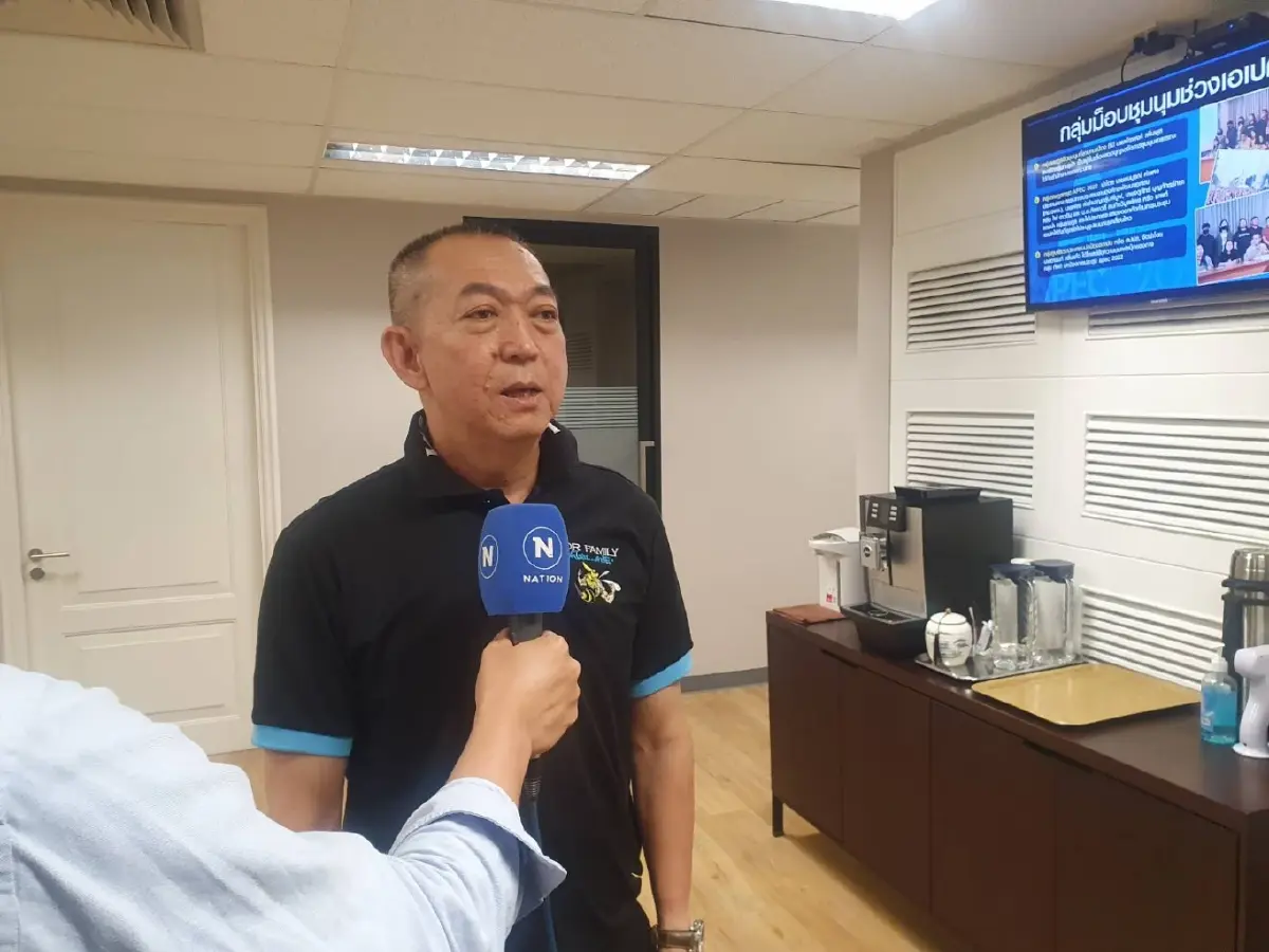 เฉลิมชัย ศรีอ่อน รมว.เกษตรและสหกรณ์ และเลขาธิการพรรคประชาธิปัตย์ (ปชป.) 