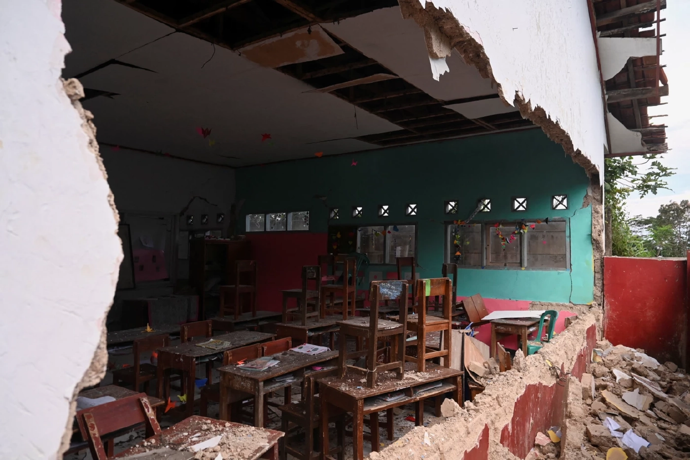 แผ่นดินไหวขนาด 5.6 ที่อินโดนีเซีย ดับอย่างน้อย 20 ราย