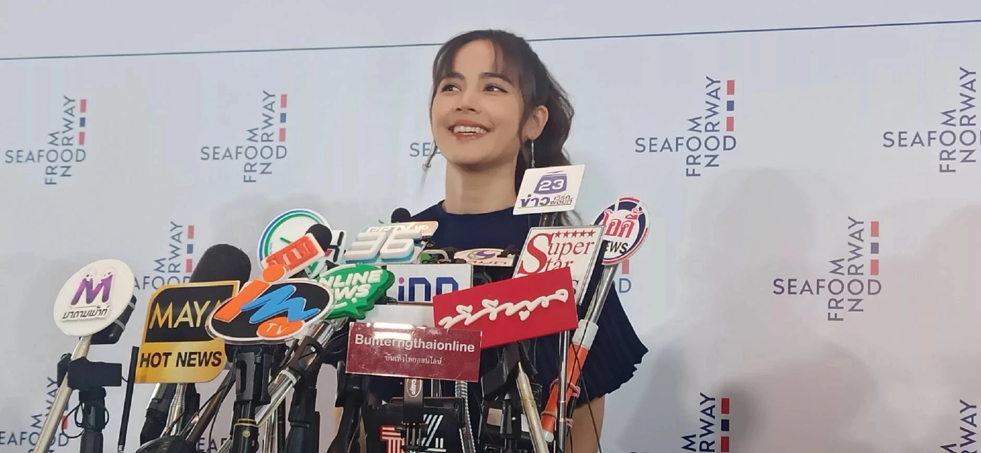 "ญาญ่า" เขินหนัก หลังสื่อถามเรื่องแต่งงาน พูดสั้นๆ มั่นใจ "ณเดชน์" คือเจ้าบ่าว