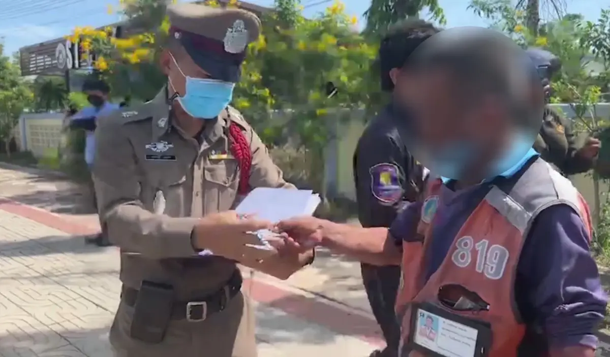สิบล้อแซงซ้าย-ปาดขวา เกี่ยววิน จยย. ล้ม ลูกค้าวัย 83 โดนทับเสียชีวิต