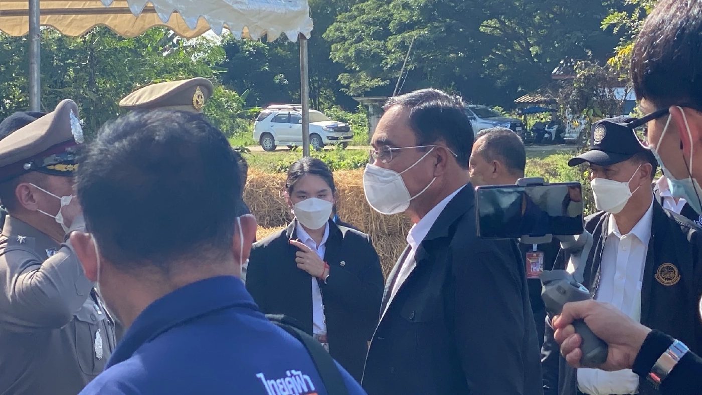 “บิ๊กตู่” ลุยเชียงราย โชว์ขับรถเกี่ยวข้าว เปิดงาน “เกี่ยวข้าวรักษ์โลก”