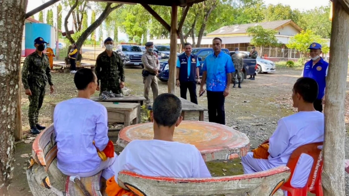 งามไส้ ฝ่ายปกครองเพชรบูรณ์ จับสึกพระยกวัด ทั้งเจ้าอาวาส พระลูกวัด ฉี่ม่วง