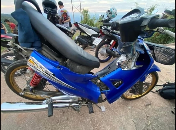 ไม่แผ่ว แชร์สนั่น คลิป "น้ำไม่อาบ" ซิ่งแหกโค้ง ชนเละเทะที่เขาค้อ (มีคลิป)