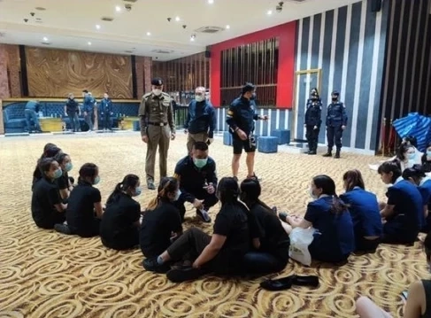 ‘บิ๊กตู่-บิ๊กป้อม’ สั่ง ปราบบ่อนสิ้นซาก เร่งสอบ อดีต รมต.เอี่ยวทุนจีนผิด กม.