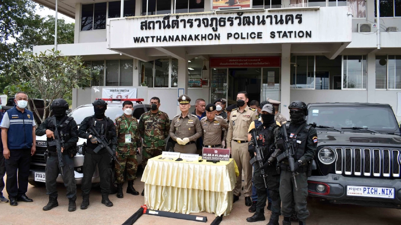 พล.ต.ต.สุรจิต ชิงนวรรณ์ รอง ผบช.ภ.2 แถลงจับกุม พันเอก ซก บันพอ ทหารกัมพูชา