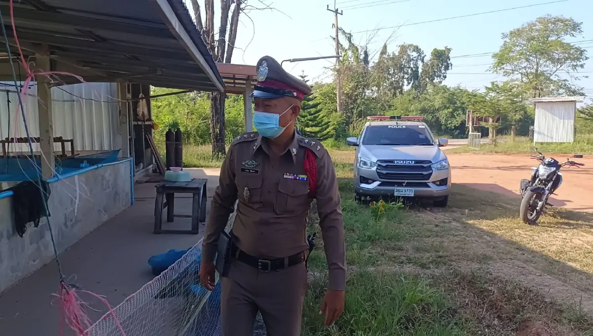 สุดระทึก คนร้ายเบียดรถตกถนน ชิงเงินล้านหนีหายไป (มีคลิป)   