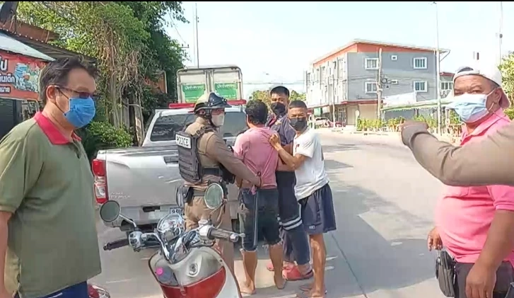 ช่างแอร์คลั่งยา หึงเจ้าของร้านหมอนวด ไล่ท้าต่อยลูกค้า ต้องตาม ตร.มาหิ้วตัว