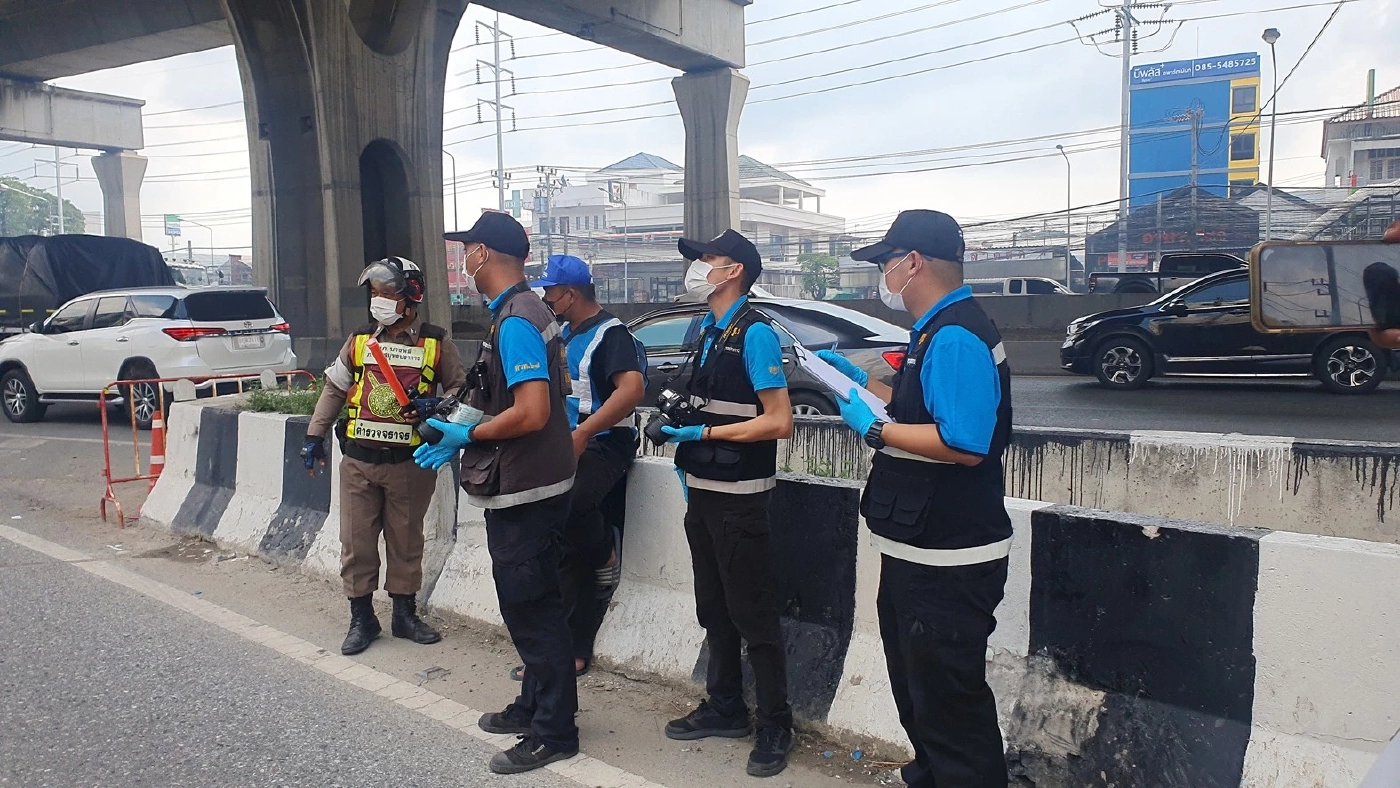 พฐ.ลงพื้นที่ตรวจอาคาร โรงงาน "แอโรซอฟ" ยังไม่สรุปสาเหตุเพลิงไหม้