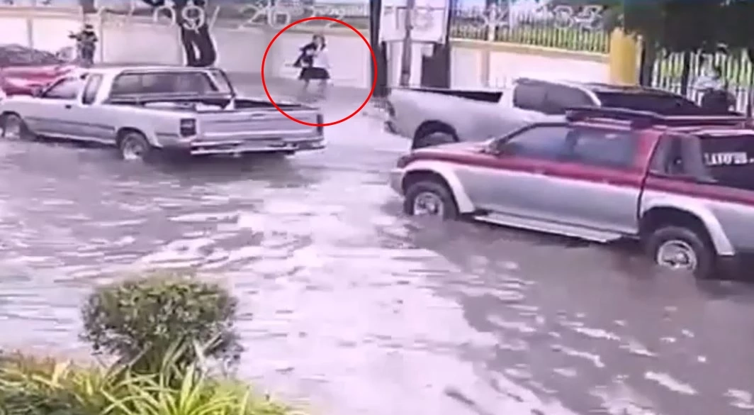 น้องเรดิโอ เหยื่อไฟดูดน้ำท่วมอุดรฯ ถูกครูบูลลี่ จนไม่กล้าไป รร.