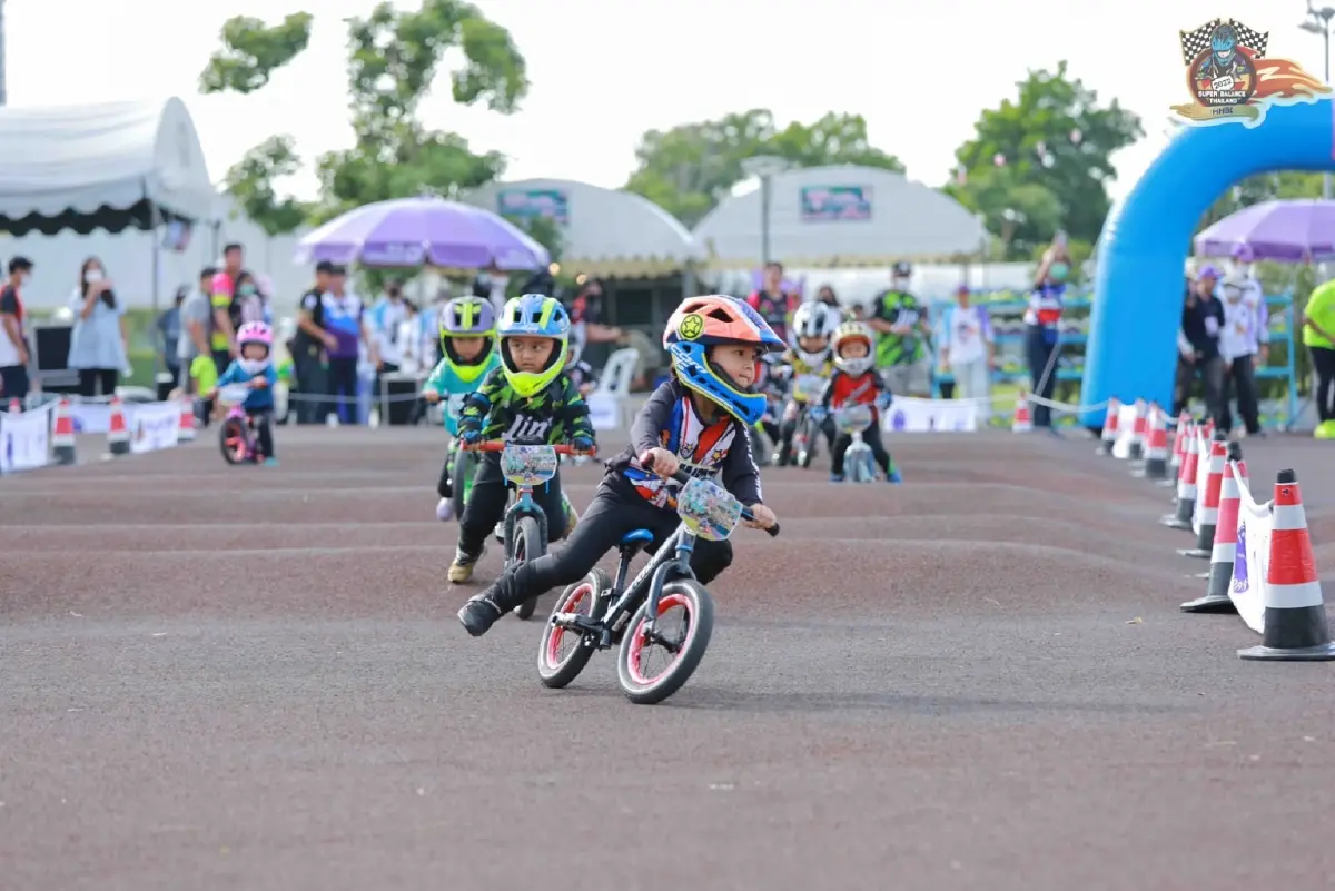 สนามลู่ปั่นจักรยาน “เจริญสุขมงคลจิต” ร่วมกับ SCB และ AOT จัดกิจกรรม “Super Balance Thailand 2022”