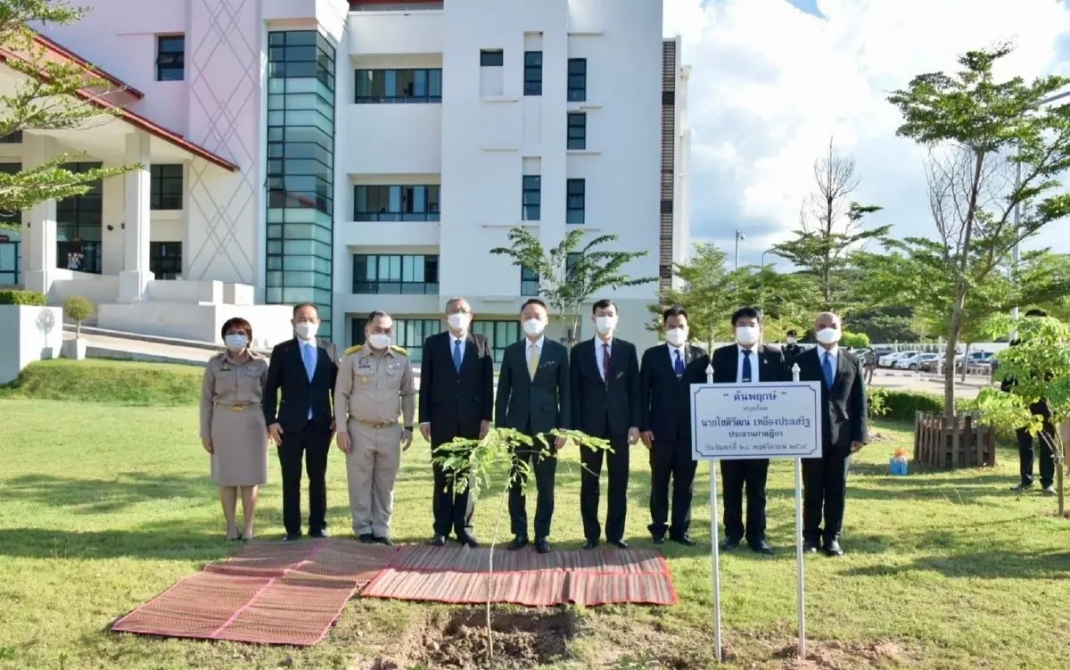 "ปธ.ฎีกา"มอบนโยบายศาลภาค 4 เน้นย้ำบุคคลากรทำหน้าที่บรรเทาเดือดร้อนปชช.