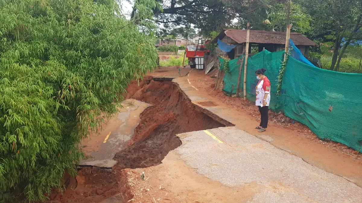 ชาวบ้านผวา! ถนนริมน้ำชีทรุดตัว-ถล่ม หวั่นถึงตัวบ้าน