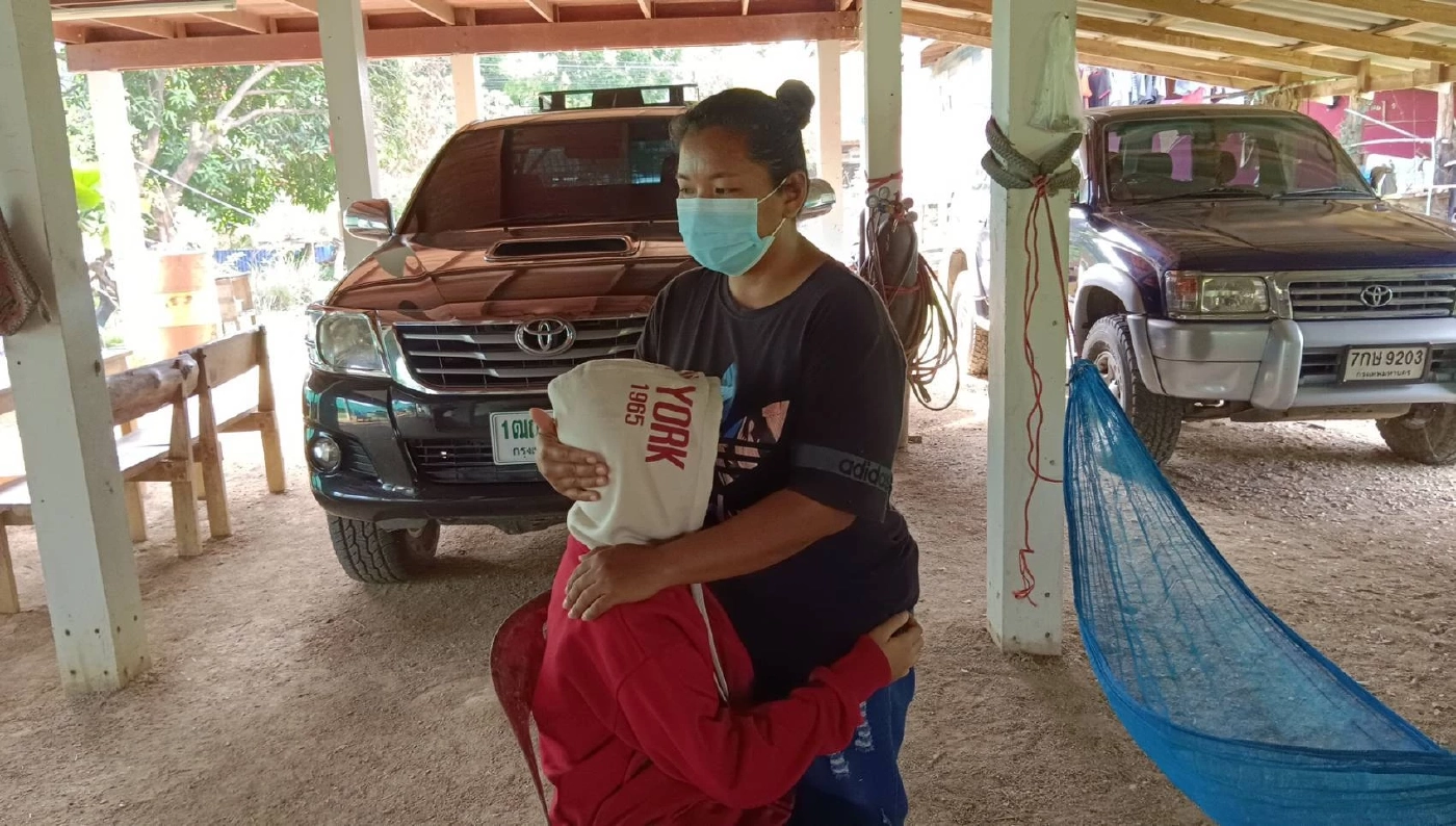 นางสวยและน้องบีผู้เสียหาย