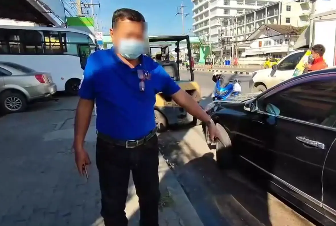 ลุงสุดเซ็ง! จอดจยย. แวะซื้อยา 3 นาที ถูกคนร้ายขโมยหนีลอยนวล (มีคลิป)