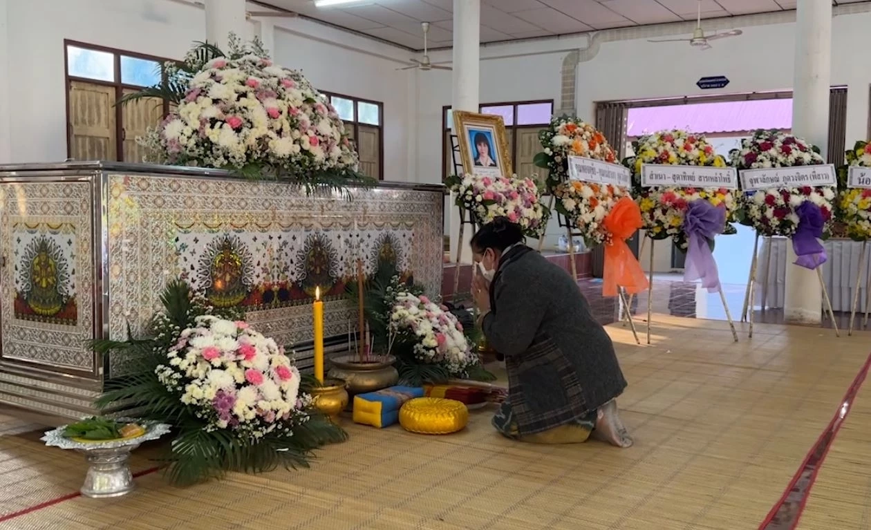 วงจรปิดชัด! สาวถูกฆ่ารัดคอ โผล่รีสอร์ตกับอดีตสามี ก่อนกลายเป็นศพ (มีคลิป)