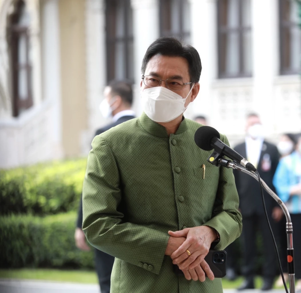 จุรินทร์  ลักษณวิศิษฎ์  รองนายกฯและหัวหน้าพรรคประชาธิปัตย์ 