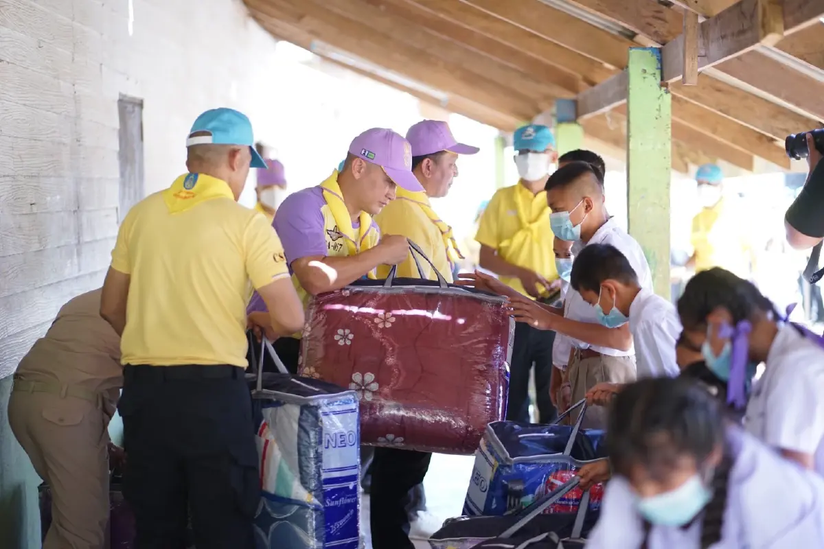 ตร.สอบสวนกลาง จัดกิจกรรม "จิตอาสา รวมใจสู้ภัยหนาว" ช่วยบ้านอมก๋อย จ.เชียงใหม่