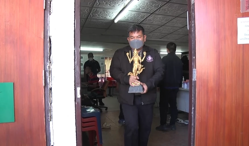 ตร.กาฬสินธุ์ รวบหนุ่มขโมยพระนารายณ์ ก.อุตสาหกรรม อ้างหาเงินแทงบอลโลก