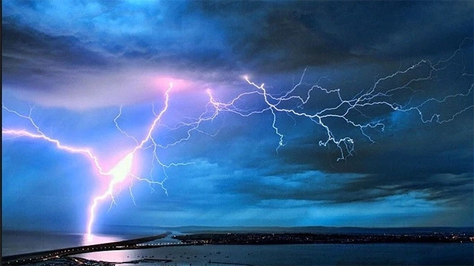 กรมอุตุฯ ประกาศฉบับที่ 7 อากาศแปรปรวน เช็กด่วน พื้นที่ไหนเสี่ยงฝนตกหนัก