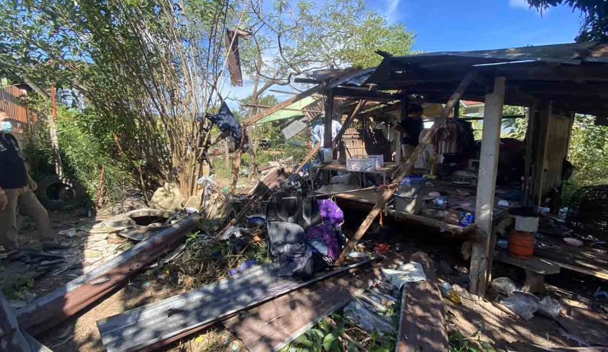 ตูมสนั่น! 2 พ่อลูก เตรียมพลุตะไลงานศพ เกิดระเบิดคามือ ดับ 1 เจ็บ 1