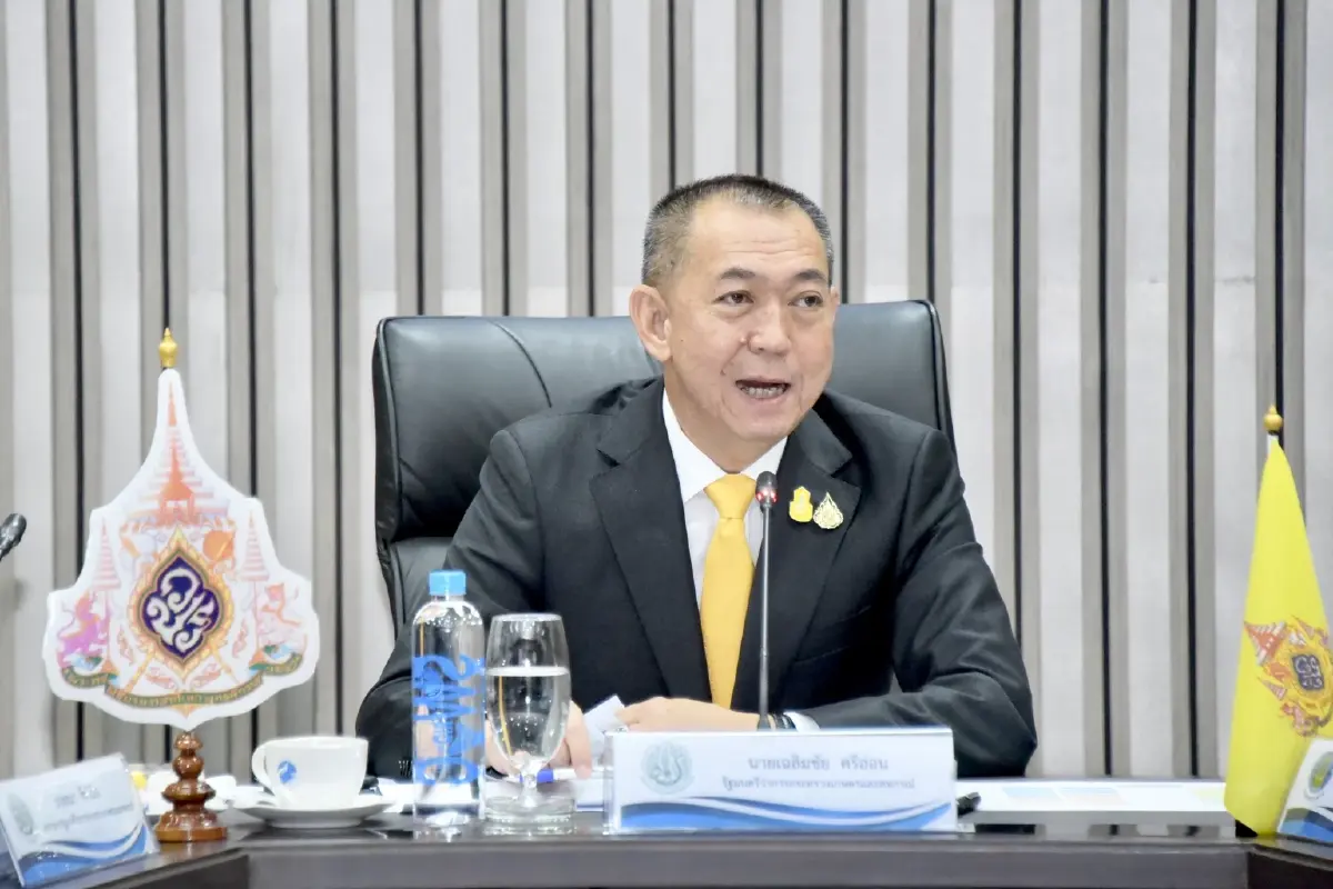 นายเฉลิมชัย ศรีอ่อน รัฐมนตรีว่าการกระทรวงเกษตรและสหกรณ์ 