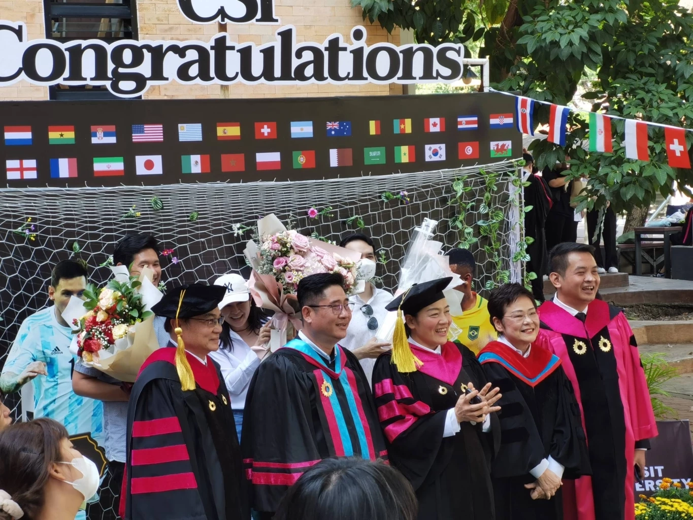 "มัลลิกา" ส.ส.ประชาธิปัตย์ สำเร็จการศึกษาคว้าปริญญาเอก ปรัชญาดุษฎีบัณฑิต