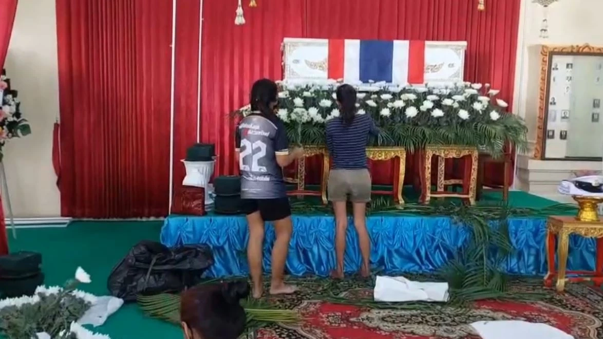 ร่าง "จ.ต.สถาพร สมเหนือ" ถึงบ้านเกิด แม่เผย ลูกโทรหาเพื่อน ฝากลาพ่อกับแม่