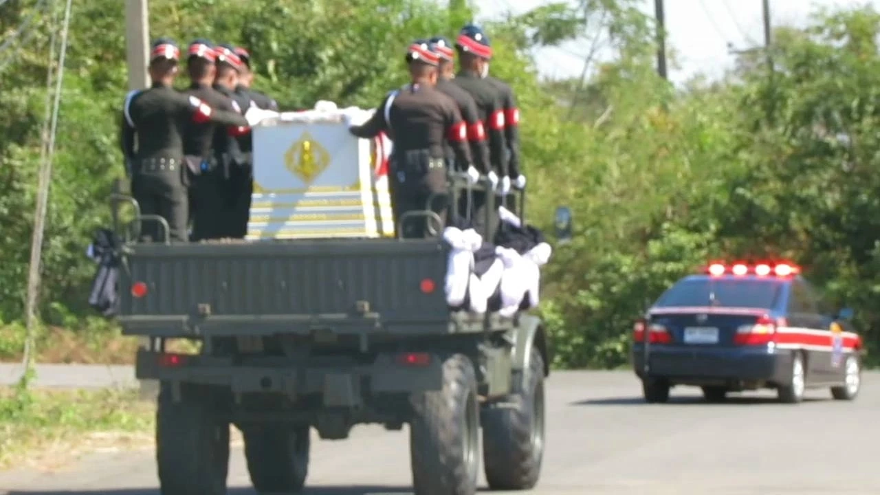 ร่างพลทหารศราวุธ ถึงบ้านเกิดร้อยเอ็ด พ่อแม่ใจสลายแต่ก็รู้สึกภูมิใจ