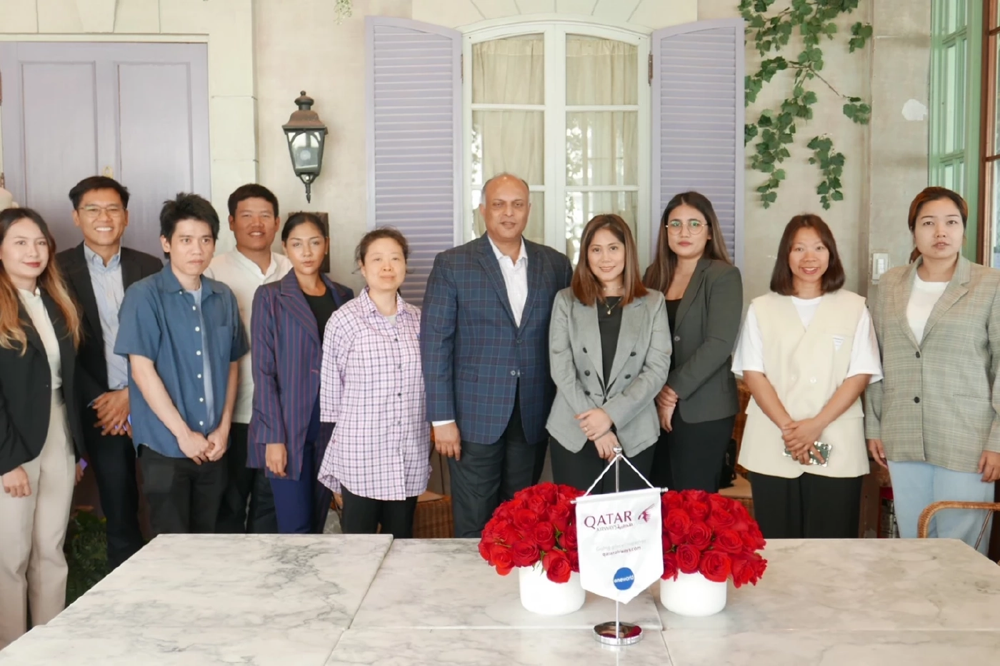 เบ็นเน็ต สตีเฟ่นส์  ผู้จัดการประจำภูมิภาคอินโดจีนสายการบินกาตาร์ แอร์เวย์ส พบปะสื่อมวลชน