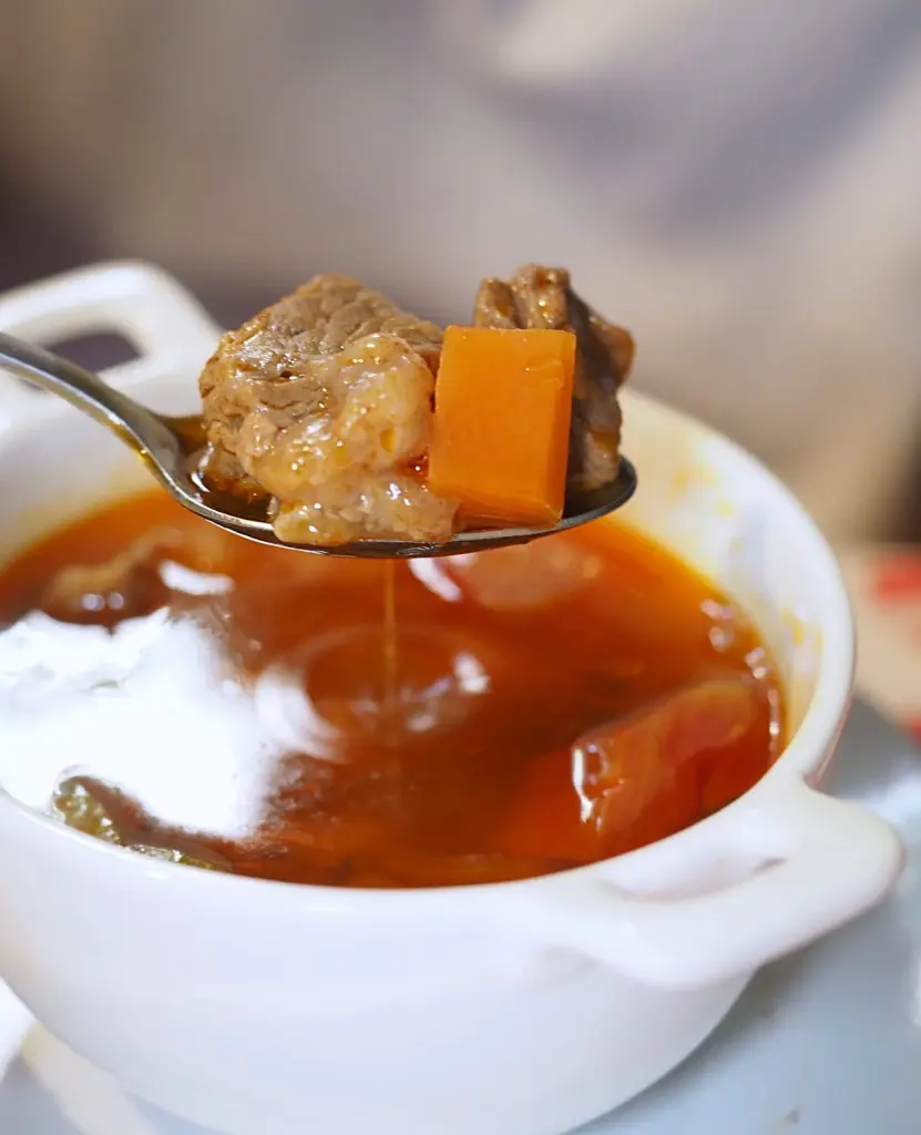 ลิ้มรสเมนูอร่อยธีมคริสต์มาสสไตล์ Chef's table ที่ร้าน ‘ทำเสื้อทำสวน’