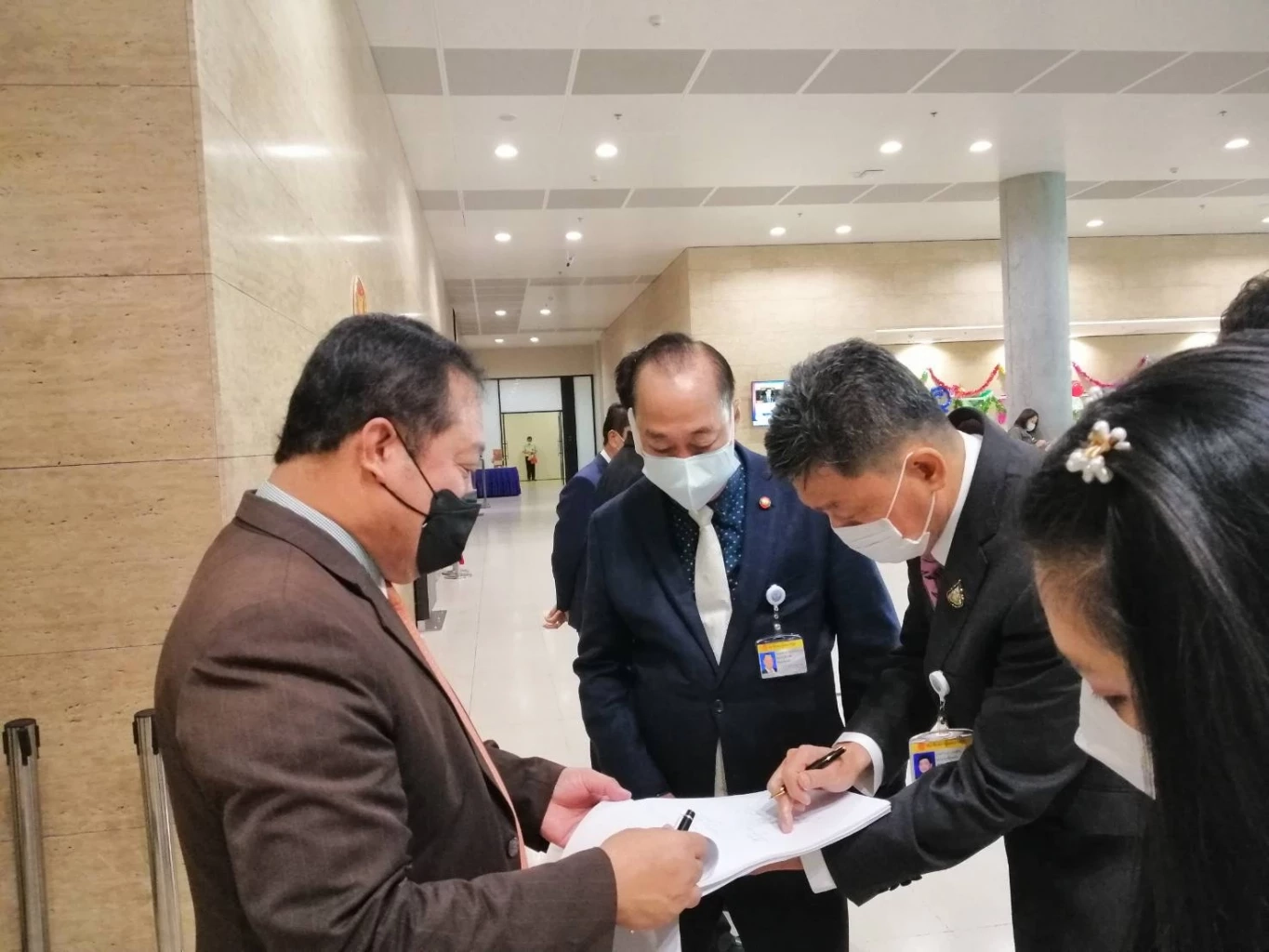 ฝ่ายค้านยื่นญัตติอภิปรายทั่วไป ม.152 "ปธ.ชวน"เตรียมหารือวิป 2 ฝ่ายเคาะวัน