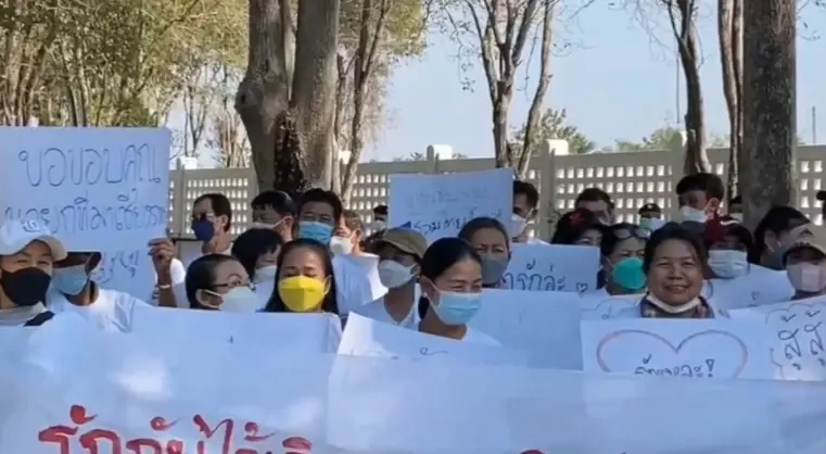“บิ๊กตู่” สวมชุดชาติพันธุ์ ย้ำ ทุกคนคือคนไทยเหมือนกัน ของดพูดการเมือง