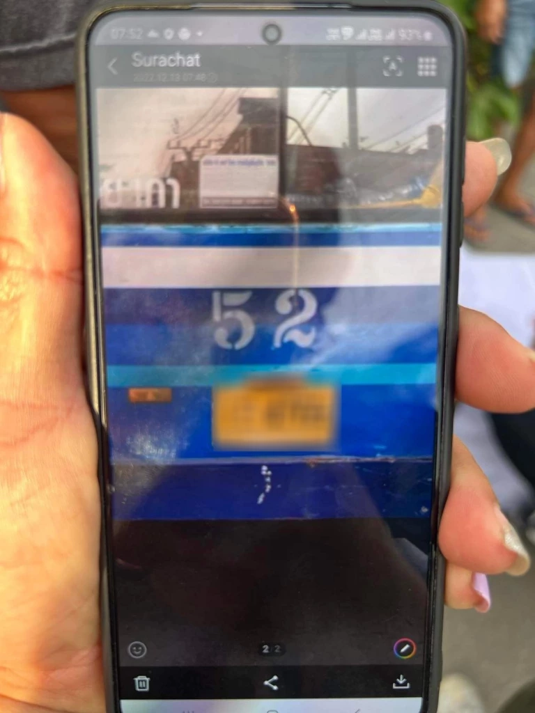 แม่ขี่ จยย. พาลูกสาวไปส่ง รร. เกิดเสียหลักล้ม รถเมล์วิ่งสวนมาทับหนูน้อยดับ