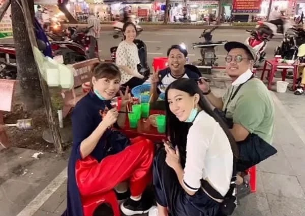 “แก้ว อภิรดี” เผยโมเมนต์ สุดอบอุ่นพา "อ๊อด โอภาส" เที่ยวเวียดนามพร้อมลูกๆ