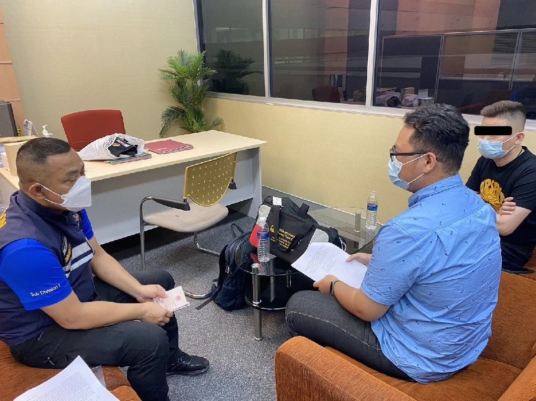 ตม.รวบหนุ่มจีน ผู้ต้องหาคดีฉ้อโกง 6 พันล้าน หนีซุกไทย