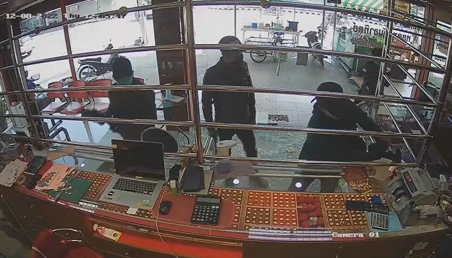 ภาพนาทีขณะคนร้ายก่อเหตุ