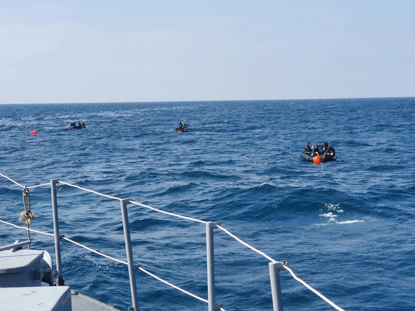 ทร.สรุปผลค้นหากำลังพล "รล.สุโขทัย" วันที่ 6 วันเดียวพบ 6 ร่าง เร่งค้นหาอีก 17