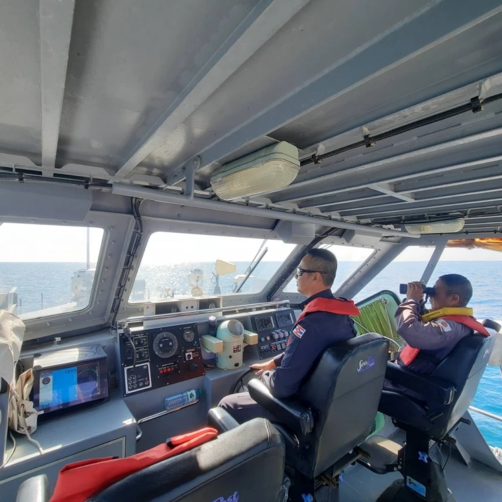 ส่งหน่วยซีล-นักประดาน้ำ 80 นาย ค้นหากำลังพล"ร.ล.สุโขทัย"อีก 5 ราย