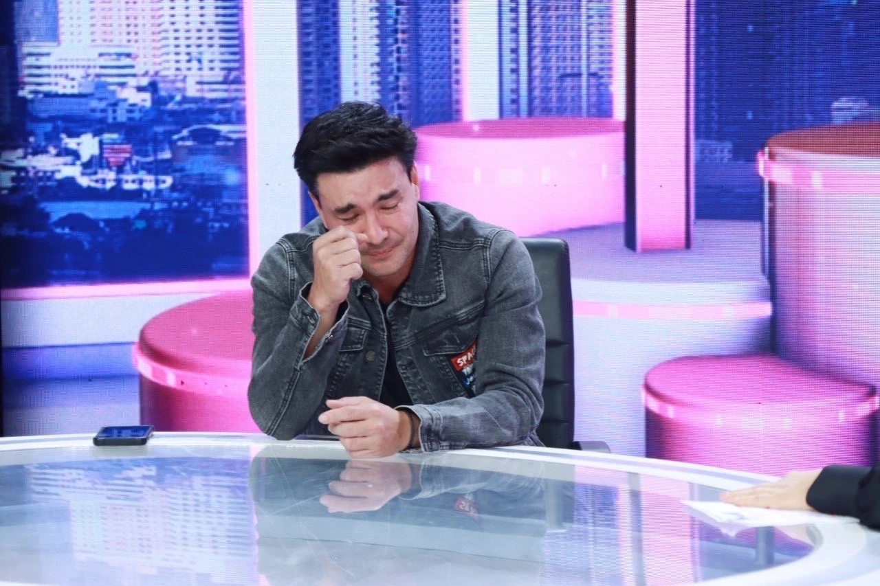 “ตั๊ก บริบูรณ์” หลั่งน้ำตา อาบอบนวดเป็นเหตุ ทะเลาะเมียหนักเกือบเช็นใบหย่า