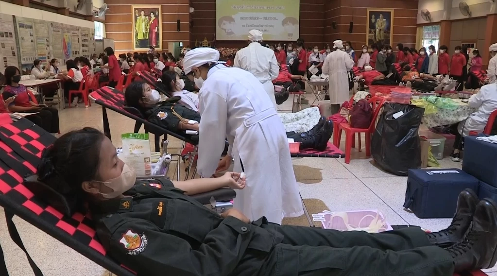 "นักเรียนพิมาย" ร่วมใจบริจาคโลหิตถวาย "พระองค์ภาฯ"