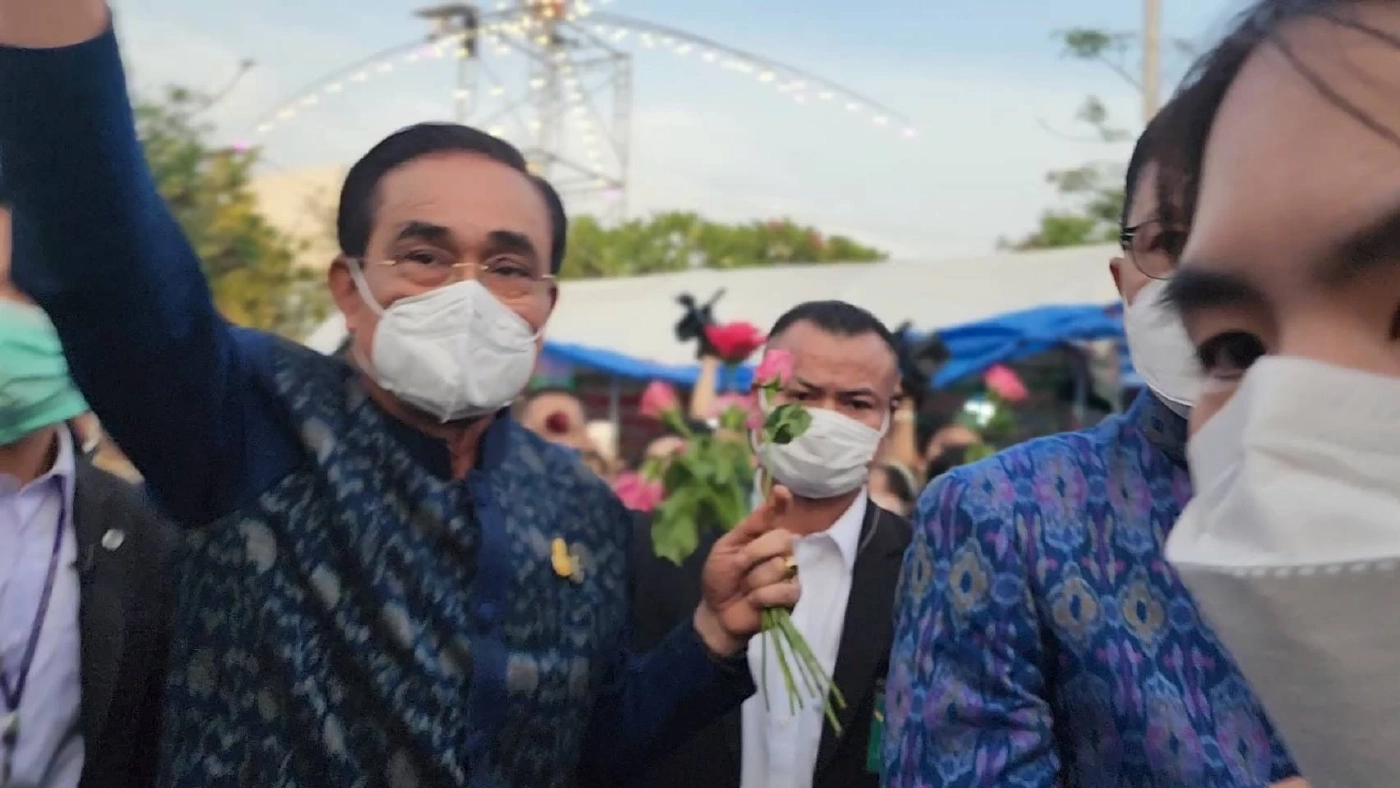 ตลาดแตก! "ลุงตู่" เปิดงานวัฒนธรรมนครปฐม อวยพรทุกคนมีความสุขปีใหม่ตลอดไป